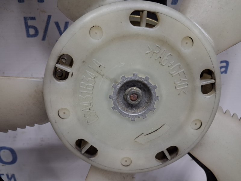 Диффузор с вентилятором радиатора Outlander 2003-2006 CU 2.4 бензин 4G69