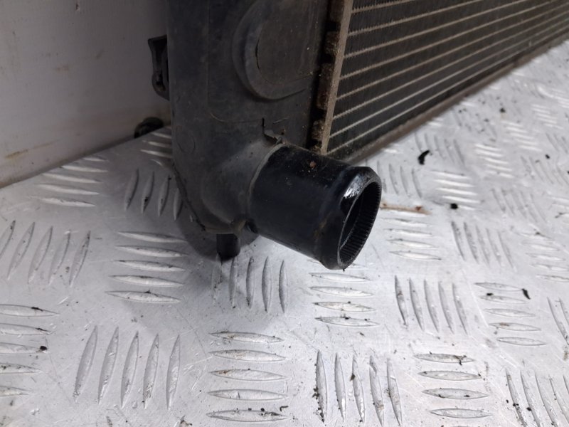 Радиатор основной Tucson 2004-2009 JM 2.0 diesel D4EA Радиатор основной Tucson 2004-2009 JM 2.0 diesel D4EA