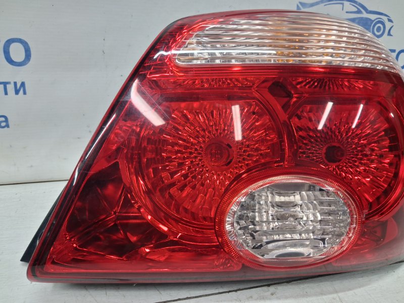 Фонарь задний внешний правый Outlander 2003-2006 cu 2.4 бензин 4G69