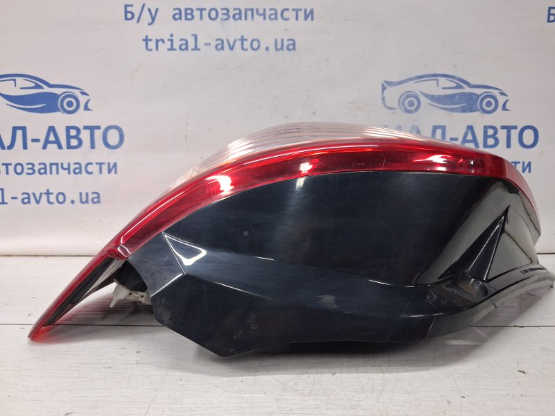 Фонарь задний внешний правый Outlander 2003-2006 cu 2.4 бензин 4G69