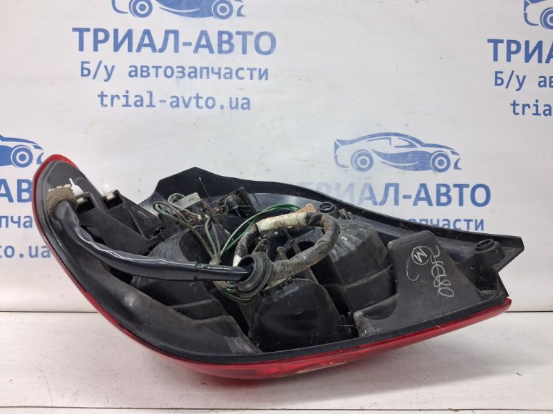 Фонарь задний внешний правый Outlander 2003-2006 cu 2.4 бензин 4G69