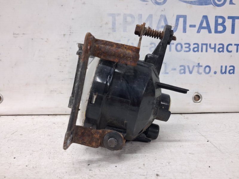 Фара противотуманная правая Tucson 2004-2009 JM 2.0 diesel D4EA Фара противотуманная правая Tucson 2004-2009 JM 2.0 diesel D4EA