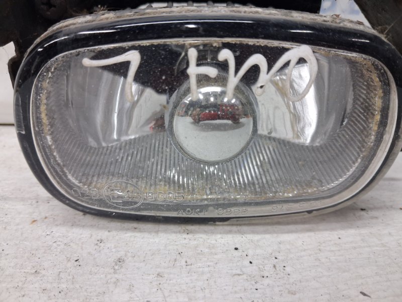 Фара противотуманная левая Outlander 2003-2006 cu 2.4 бензин 4G69