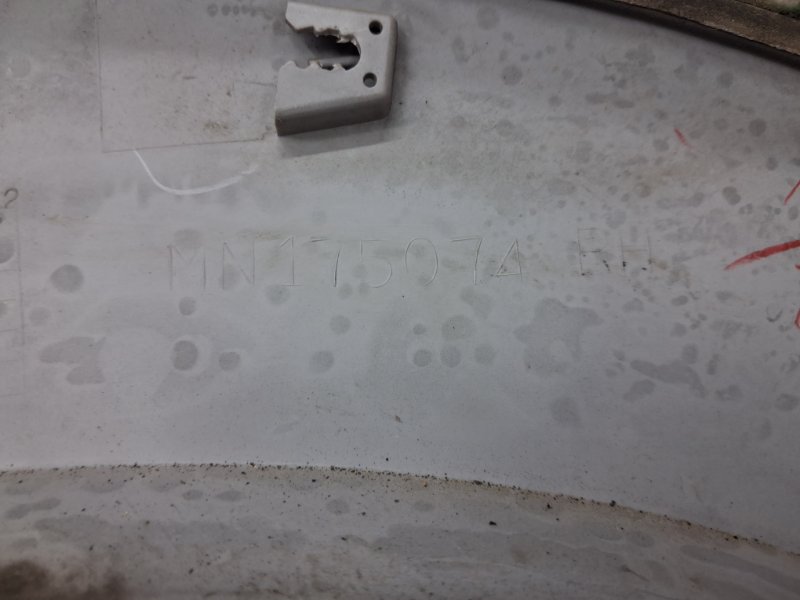 Накладка двери задняя правая Outlander 2003-2006 cu 2.4 бензин 4G69 Накладка двери задняя правая Outlander 2003-2006 cu 2.4 бензин 4G69