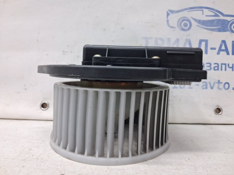 Моторчик печки Mitsubishi Outlander 2003-2006 cu 2.4 бензин 4G69 MR958181 Б/У