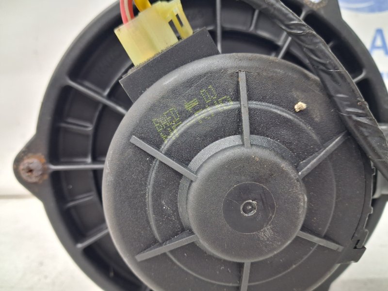 Моторчик печки Tucson 2004-2009 JM 2.0 diesel D4EA Моторчик печки Tucson 2004-2009 JM 2.0 diesel D4EA