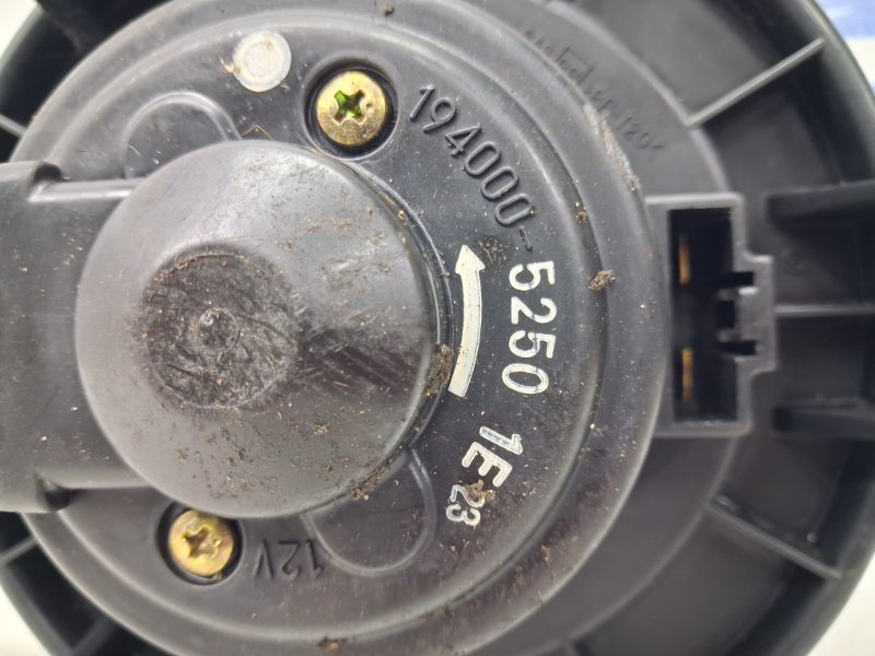 Моторчик печки Prado 2002-2009 J120 4.0 1GR-FE