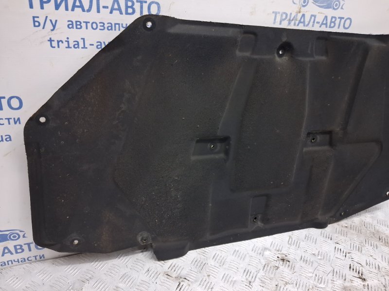 Обшивка капота Outlander 2003-2006 cu 2.4 бензин 4G69