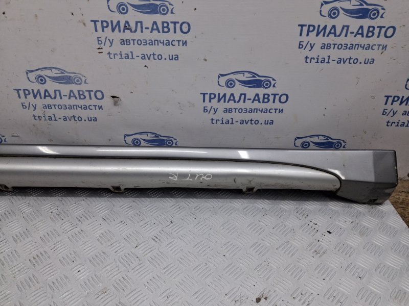 Накладка порога внешняя правая Mitsubishi Outlander cu 2.4 бензин 4G69