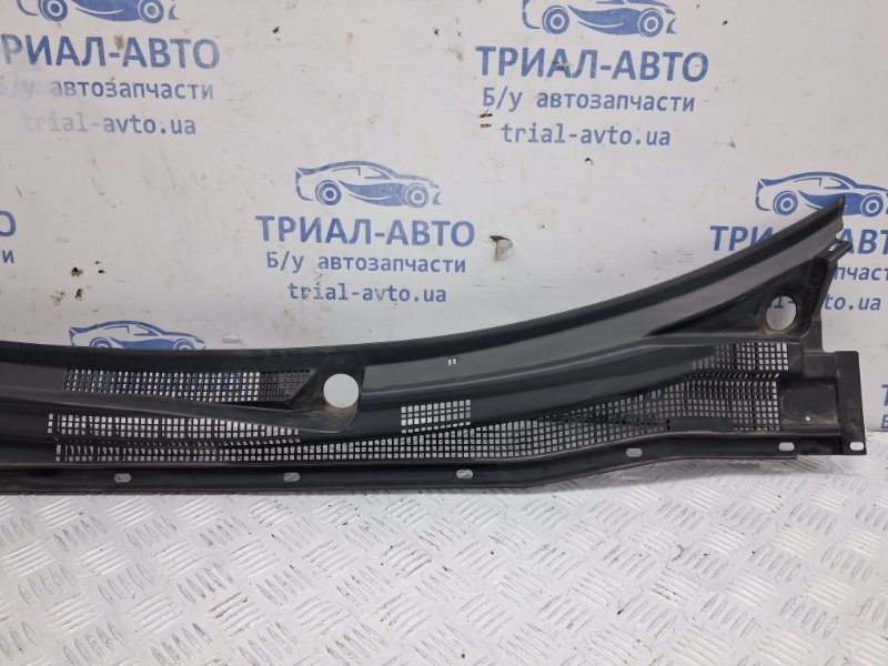 Дефлектор дворников Outlander 2003-2006 cu 2.4 бензин 4G69