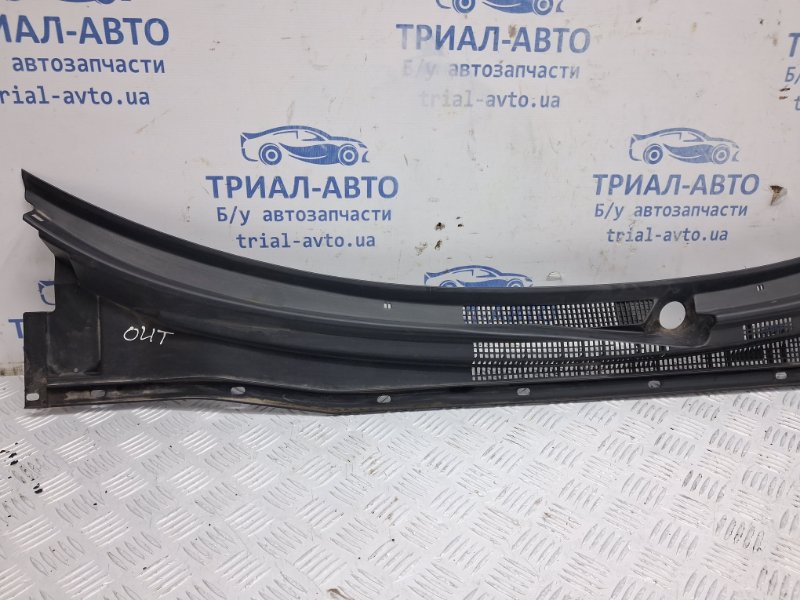 Дефлектор дворников Mitsubishi Outlander cu 2.4 бензин 4G69