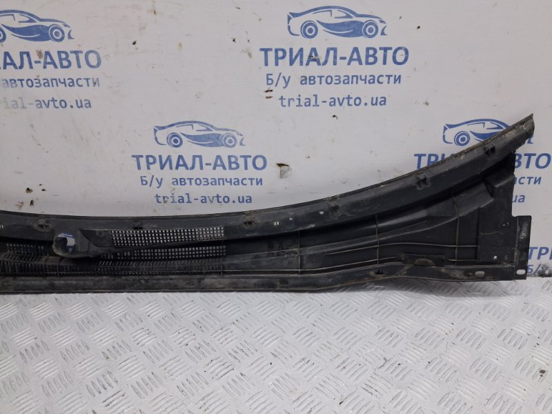 Дефлектор дворников Outlander 2003-2006 cu 2.4 бензин 4G69