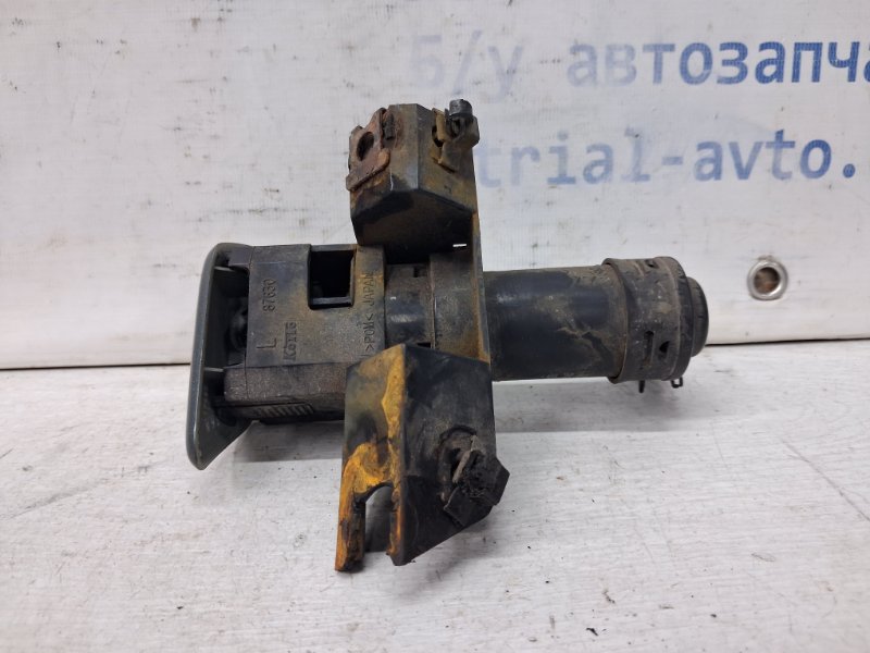 Омыватель фары левый Outlander 2003-2006 cu 2.4 бензин 4G69