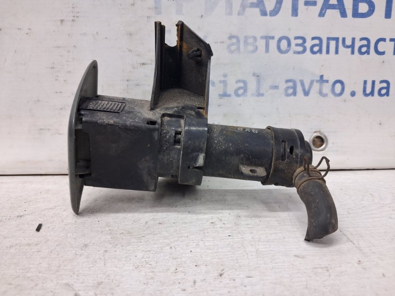 Омыватель фары левый Outlander 2003-2006 cu 2.4 бензин 4G69