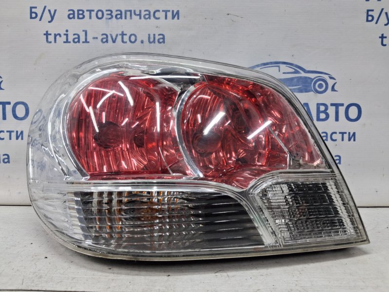 Фонарь задний внешний левый Mitsubishi Outlander 2003-2006 cu 2.4 бензин 4G69 8330A049 Б/У