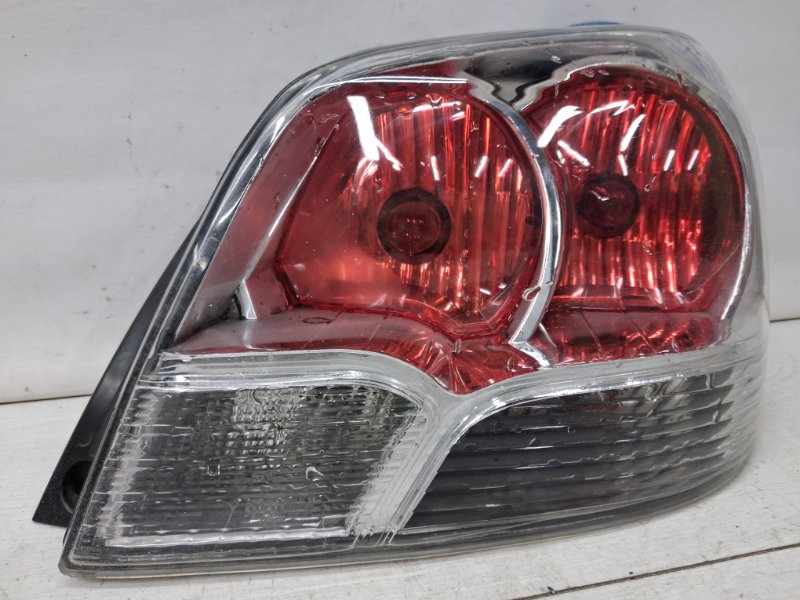 Фонарь задний внешний правый Outlander 2003-2006 cu 2.4 бензин 4G69