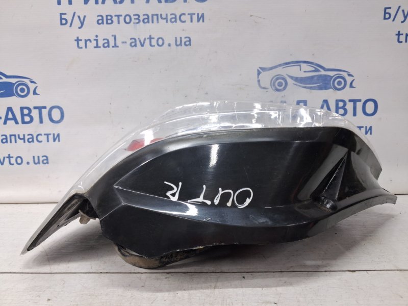Фонарь задний внешний правый Outlander 2003-2006 cu 2.4 бензин 4G69