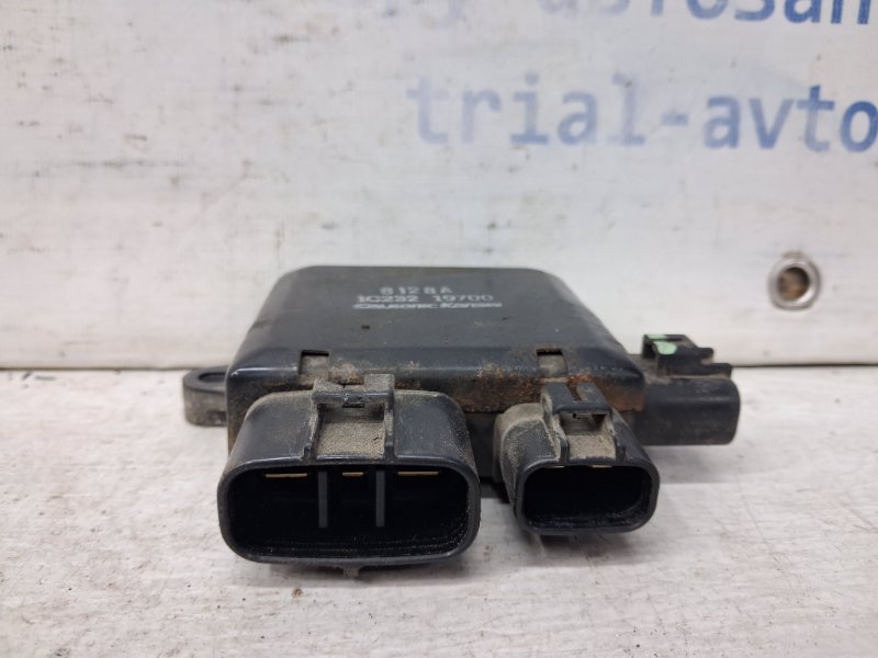 Блок управления вентиляторами Outlander 2003-2006 cu 2.4 бензин 4G69