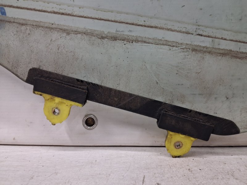 Стекло двери переднее левое Outlander 2003-2006 cu 2.4 бензин 4G69 Стекло двери переднее левое Outlander 2003-2006 cu 2.4 бензин 4G69