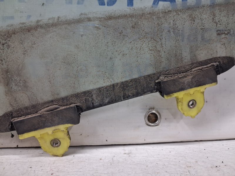 Стекло двери переднее правое Outlander 2003-2006 CU 2.4 бензин 4G69