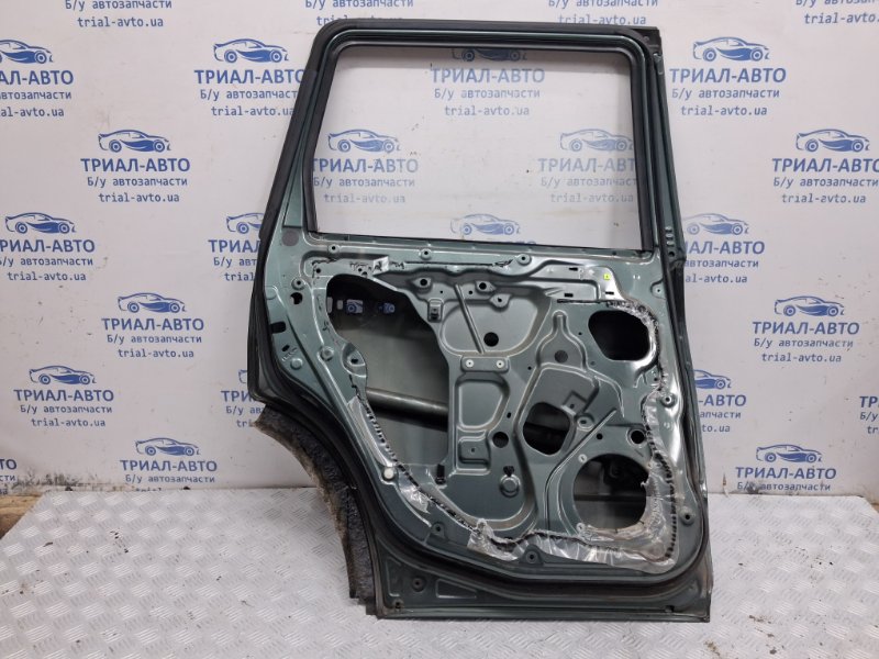 Дверь задняя левая Outlander 2003-2006 cu 2.4 бензин 4G69 Дверь задняя левая Outlander 2003-2006 cu 2.4 бензин 4G69