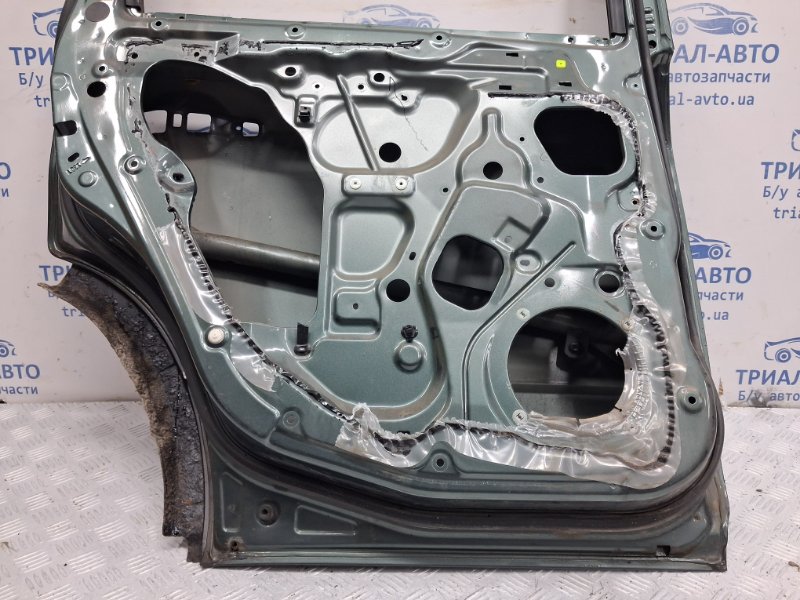 Дверь задняя левая Outlander 2003-2006 cu 2.4 бензин 4G69 Дверь задняя левая Outlander 2003-2006 cu 2.4 бензин 4G69