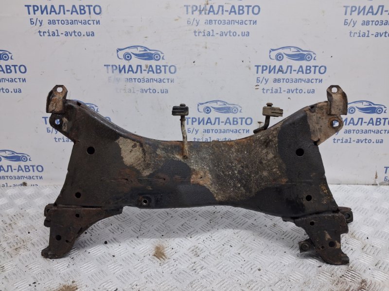 Балка передней подвески Outlander 2003-2006 cu 2.4 бензин 4G69