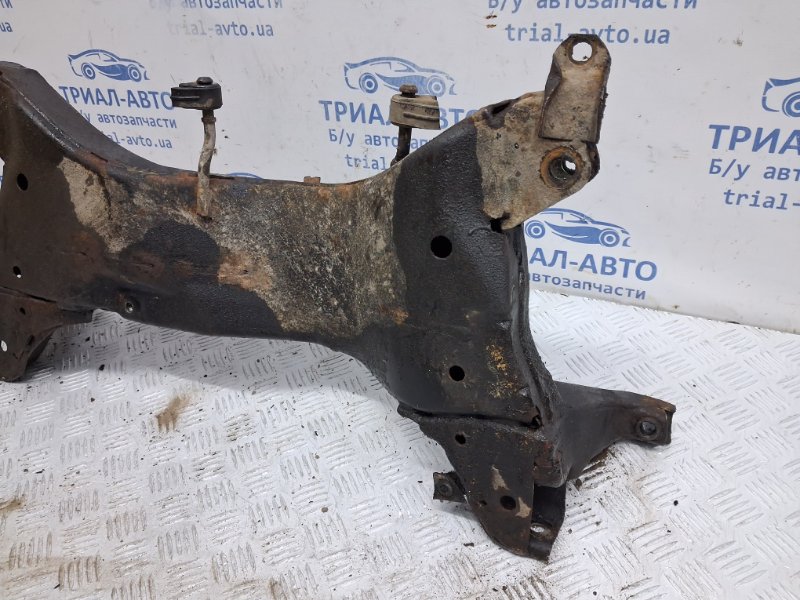 Балка передней подвески Outlander 2003-2006 cu 2.4 бензин 4G69