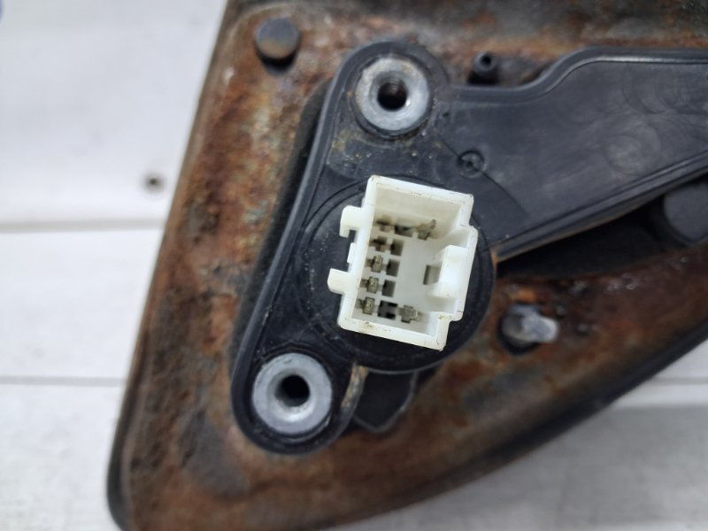 Зеркало левое Outlander 2003-2006 cu 2.4 бензин 4G69