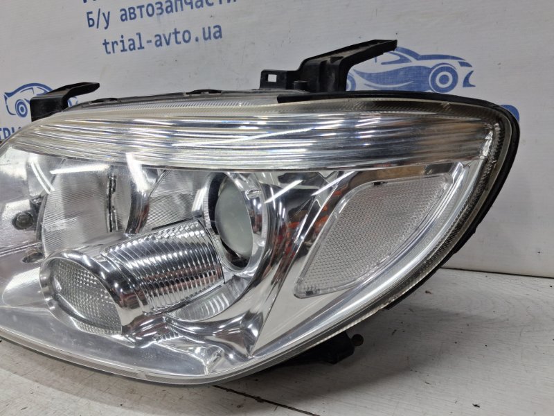 Фара левая галоген Outlander 2003-2006 cu 2.4 бензин 4G69