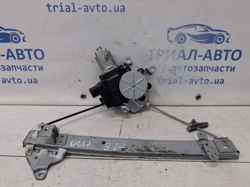 Стеклоподъемник задний правый Mitsubishi Outlander 2003-2006 cu 2.4 бензин 4G69 MR573880 Б/У