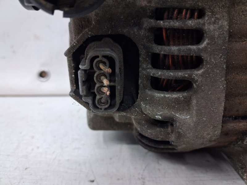 Генератор Outlander 2003-2006 cu 2.4 бензин 4G69