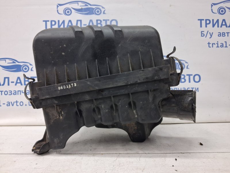 Запчасть корпус воздушного фильтра Hyundai Tucson 2004-2009 JM 2.0 diesel D4EA 281122E000 Б/У Корпус воздушного фильтра Hyundai Tucson 2004-2009 JM 2.0 diesel D4EA 281122E000 Б/У