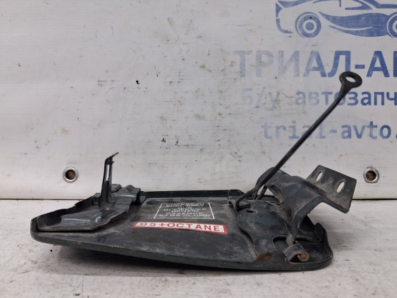 Лючок бака Mitsubishi Outlander cu 2.4 бензин 4G69 Лючок бака Mitsubishi Outlander cu 2.4 бензин 4G69