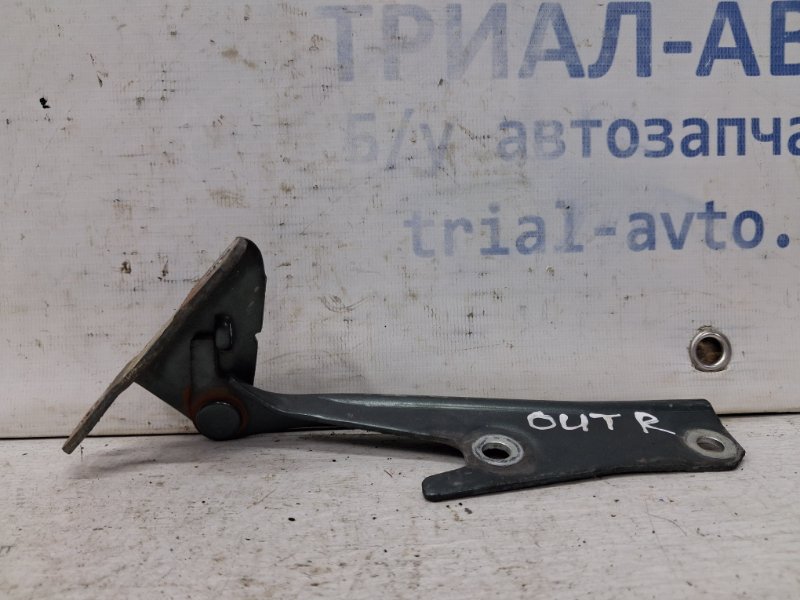 Запчасть петля капота правая Mitsubishi Outlander 2003-2006 cu 2.4 бензин 4G69 MB866526 Б/У Петля капота правая Mitsubishi Outlander 2003-2006 cu 2.4 бензин 4G69 MB866526 Б/У