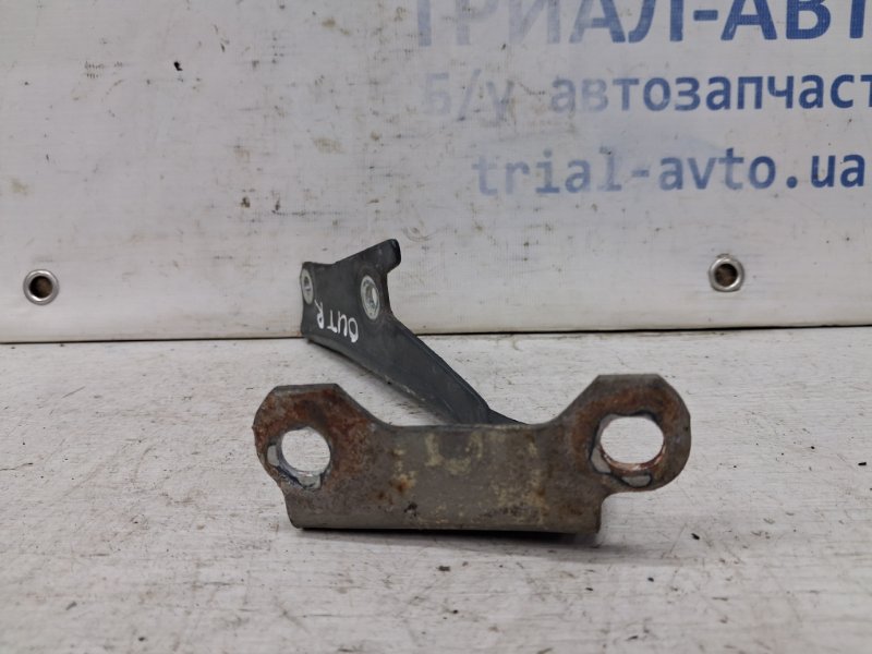 Петля капота правая Mitsubishi Outlander cu 2.4 бензин 4G69 Петля капота правая Mitsubishi Outlander cu 2.4 бензин 4G69