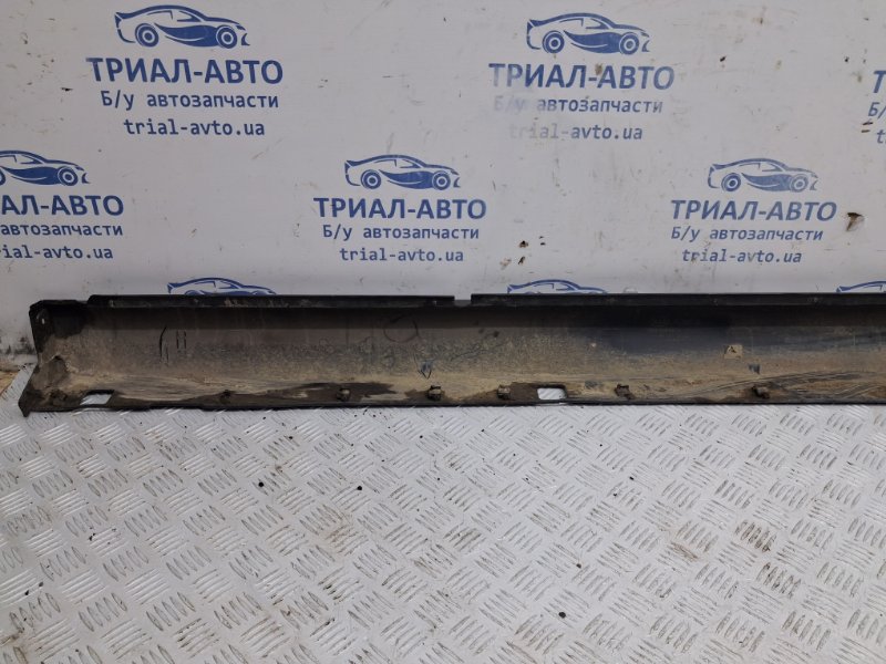 Накладка порога внешняя левая Sorento 2002-2011 BL 2.5 diesel D4CB Накладка порога внешняя левая Sorento 2002-2011 BL 2.5 diesel D4CB