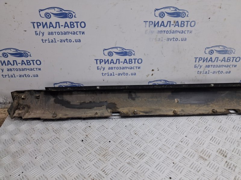 Накладка порога внешняя правая Sorento 2002-2011 BL 2.5 diesel D4CB Накладка порога внешняя правая Sorento 2002-2011 BL 2.5 diesel D4CB