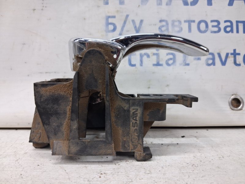 Ручка двери внутренняя правая Navara 2004-2015 D40 2.5 Diesel YD25DDTI Ручка двери внутренняя правая Navara 2004-2015 D40 2.5 Diesel YD25DDTI