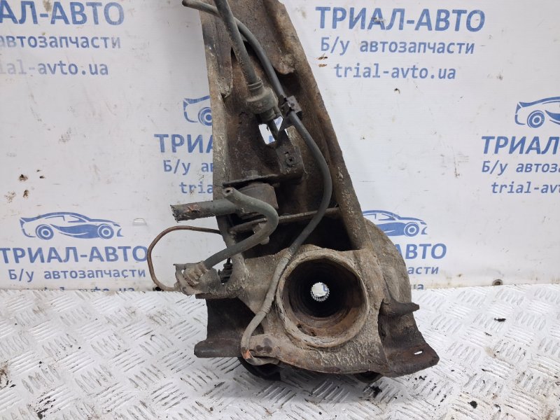 Рычаг задней подвески продольный левый Outlander 2003-2006 cu 2.4 бензин 4G69 Рычаг задней подвески продольный левый Outlander 2003-2006 cu 2.4 бензин 4G69