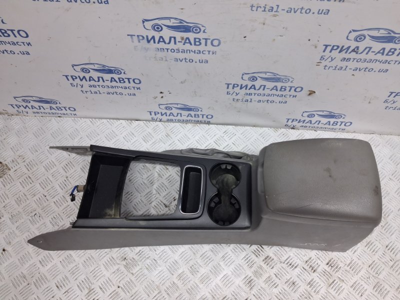 Подлокотник Sorento 2002-2011 BL 2.5 diesel D4CB