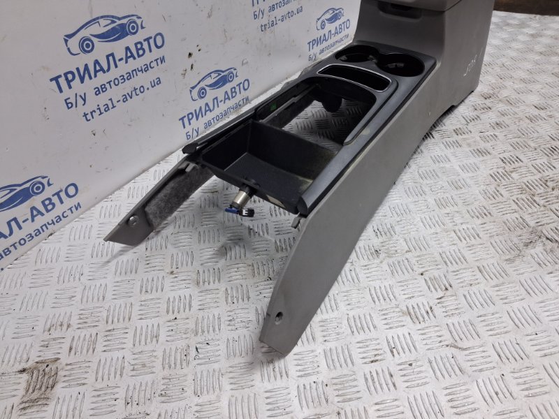 Подлокотник Kia Sorento BL 2.5 diesel D4CB