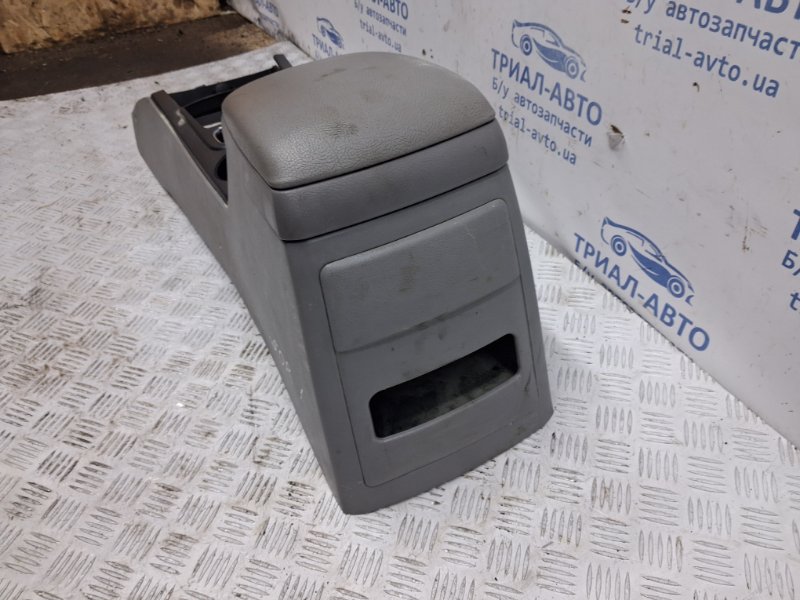 Подлокотник Sorento 2002-2011 BL 2.5 diesel D4CB