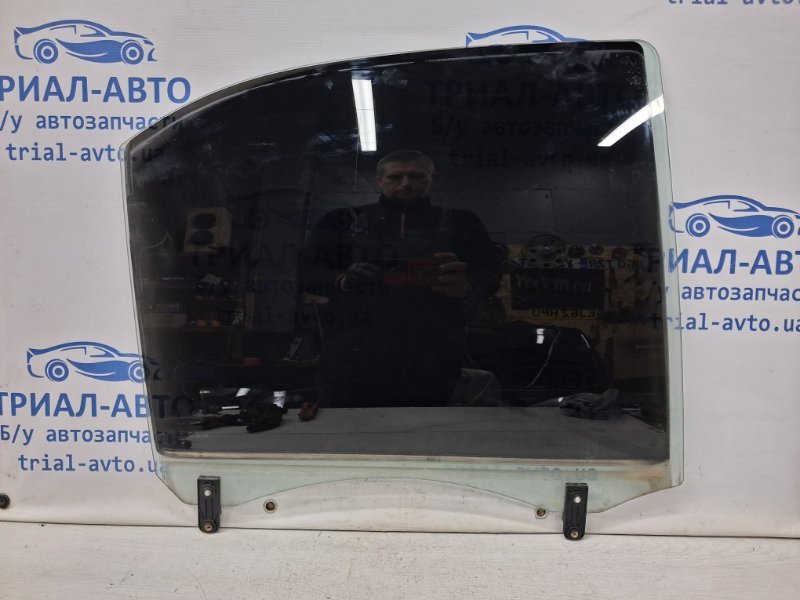 Стекло двери заднее правое Kia Sorento 2002-2011 BL 2.5 diesel D4CB 834213E010 Б/У