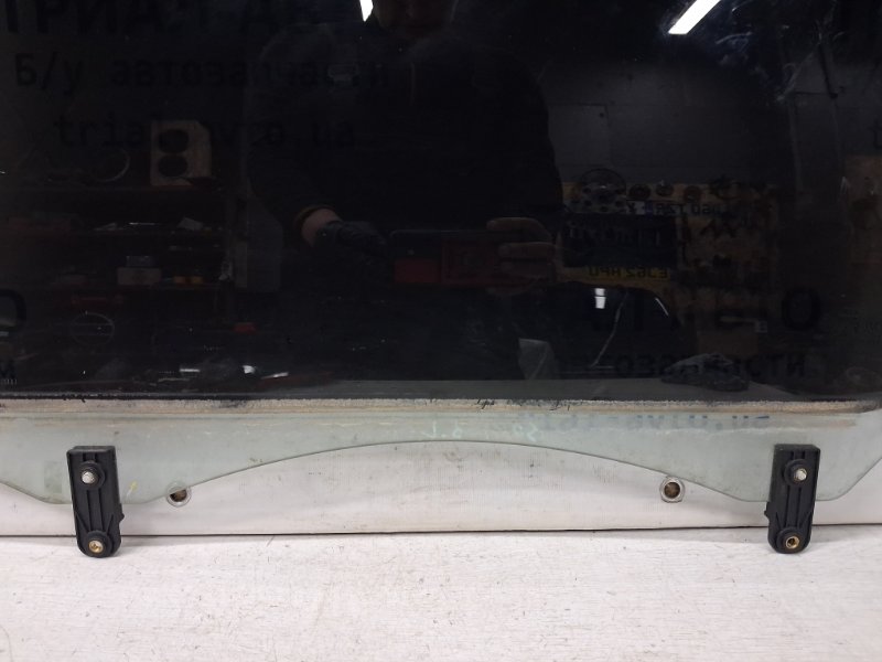 Стекло двери заднее левое Sorento 2002-2011 BL 2.5 diesel D4CB