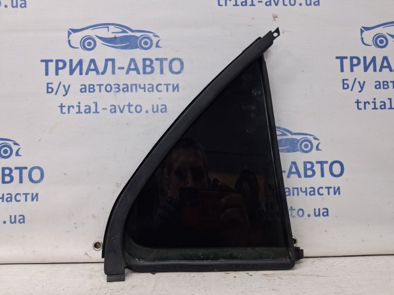 Стекло двери задней правой (форточка) Kia Sorento BL 2.5 diesel D4CB