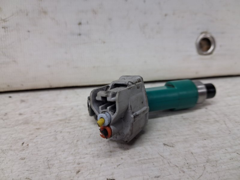 Форсунка топливная Prado 2002-2009 J120 4.0 1GR-FE