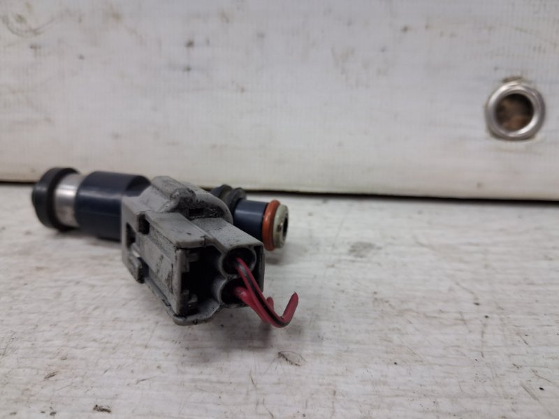 Форсунка топливная Outlander 2003-2006 cu 2.4 бензин 4G69