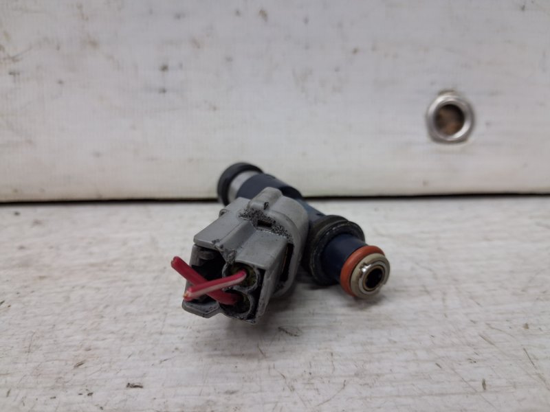 Форсунка топливная Outlander 2003-2006 cu 2.4 бензин 4G69