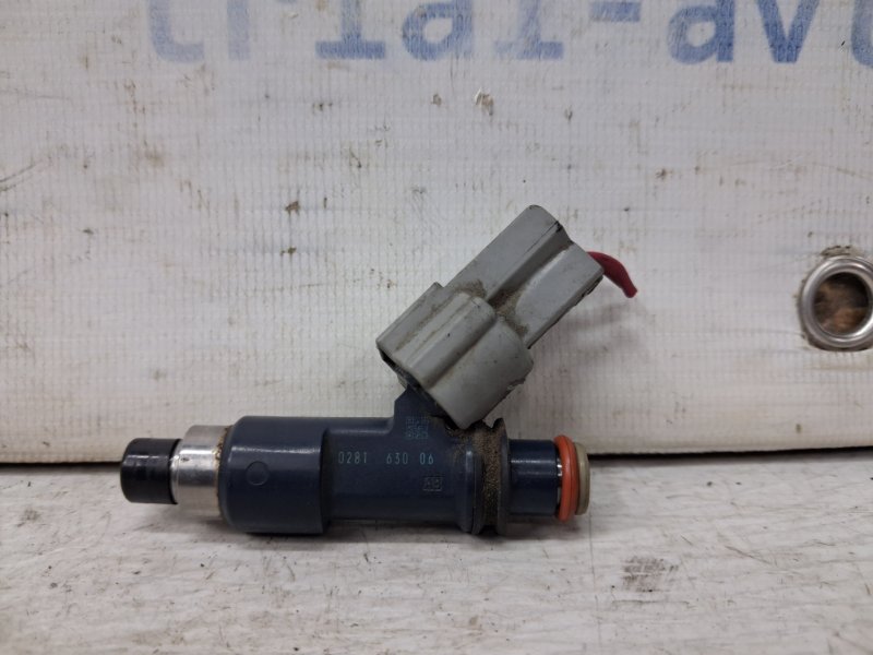 Форсунка топливная Mitsubishi Outlander 2003-2006 cu 2.4 бензин 4G69 1465A051 Б/У